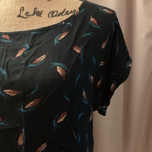 Feather blouse in Size Small - Picture 3 of 3